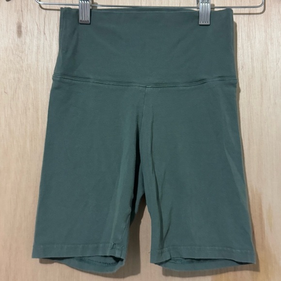 Aritzia Tna Biker Shorts Green - Picture 1 of 3